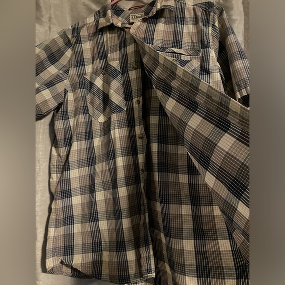 L.L. Bean button up short sleeve shirt. Sz mens L Reg. Fast shipping. - Picture 3 of 4